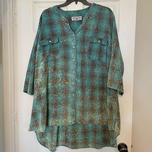 Crazy Train high-low top with 3/4 sleeve in turquoise/brown plaid 3x